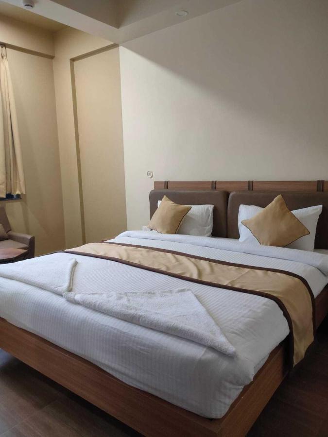 Hotel The Golf 1 Lucknow Eksteriør bilde