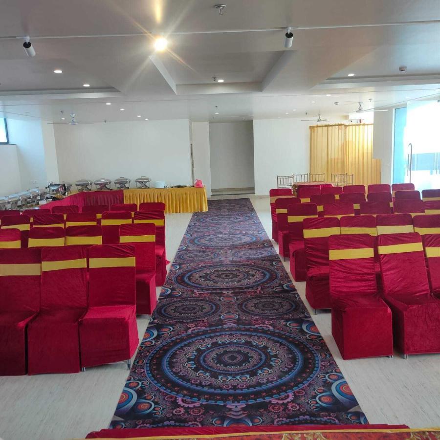 Hotel The Golf 1 Lucknow Eksteriør bilde