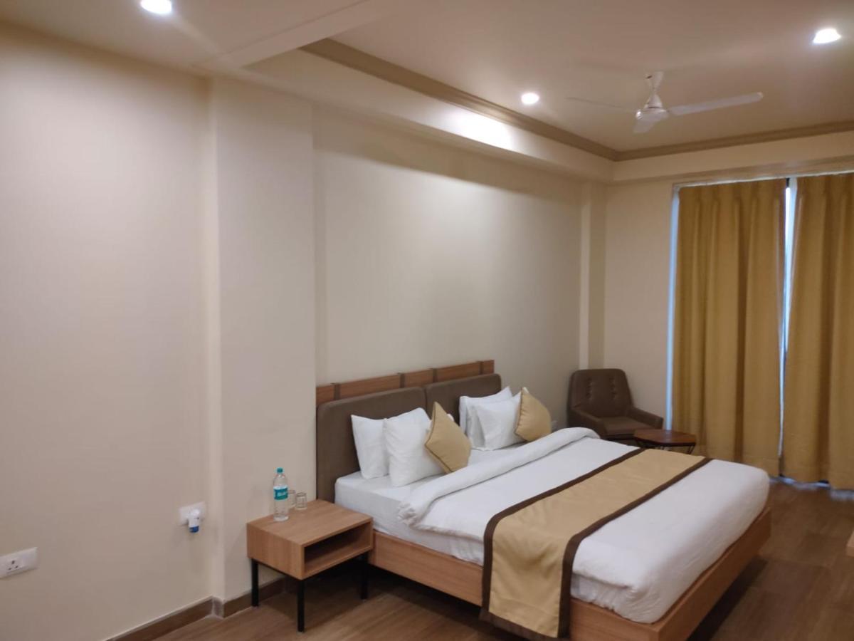 Hotel The Golf 1 Lucknow Eksteriør bilde