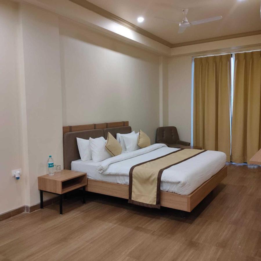 Hotel The Golf 1 Lucknow Eksteriør bilde