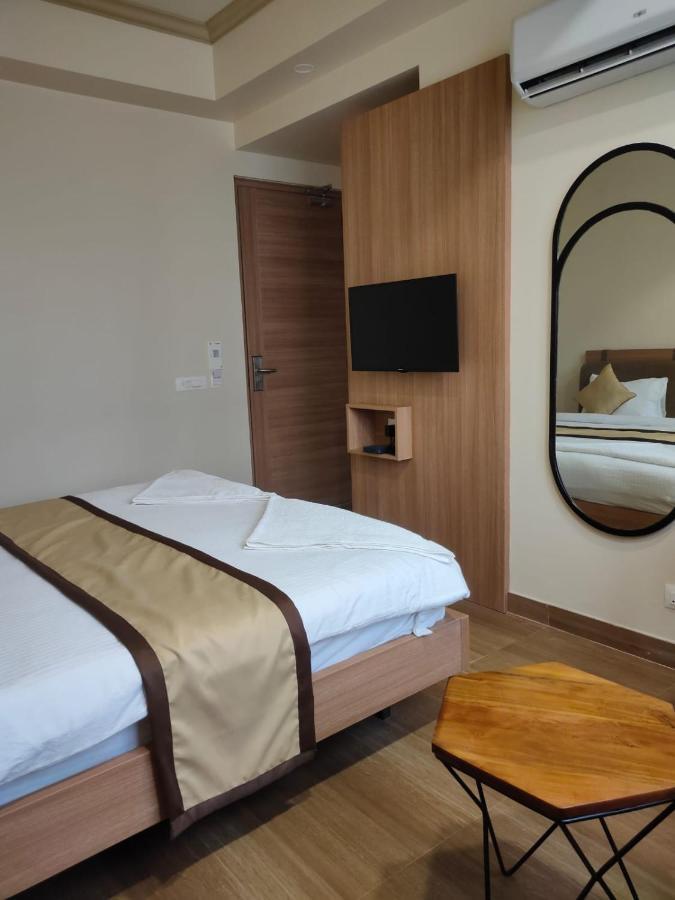 Hotel The Golf 1 Lucknow Eksteriør bilde