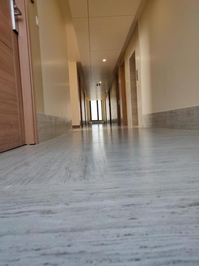 Hotel The Golf 1 Lucknow Eksteriør bilde